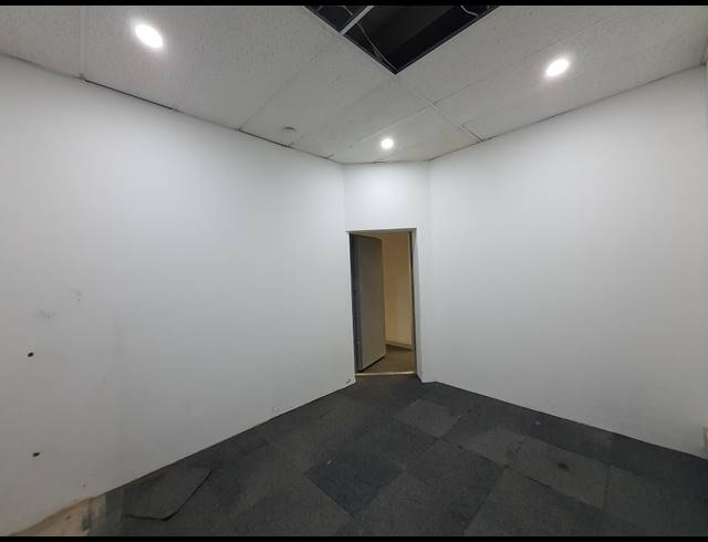 514M² OFFICE TO LET IN HALFWAY HOUSE